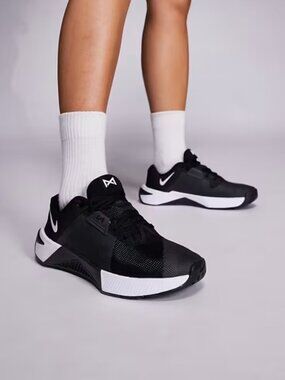 Men's Nike Metcon 10 - Black NWT